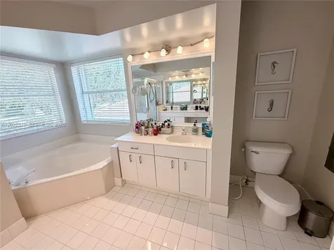 4020 Sapphire Cove Weston FL 33331