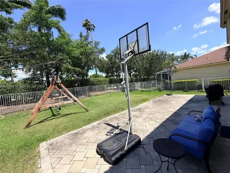 4020 Sapphire Cove Weston FL 33331