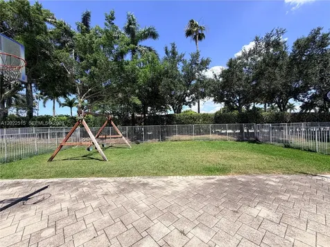 4020 Sapphire Cove Weston FL 33331