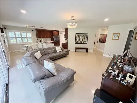 4020 Sapphire Cove Weston FL 33331