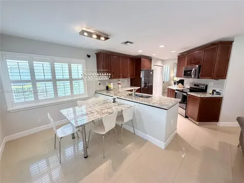 4020 Sapphire Cove Weston FL 33331