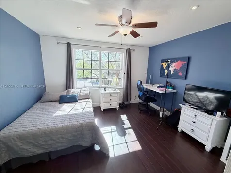 4020 Sapphire Cove Weston FL 33331