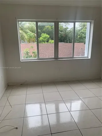 1090 NE 129th Street North Miami FL 33161