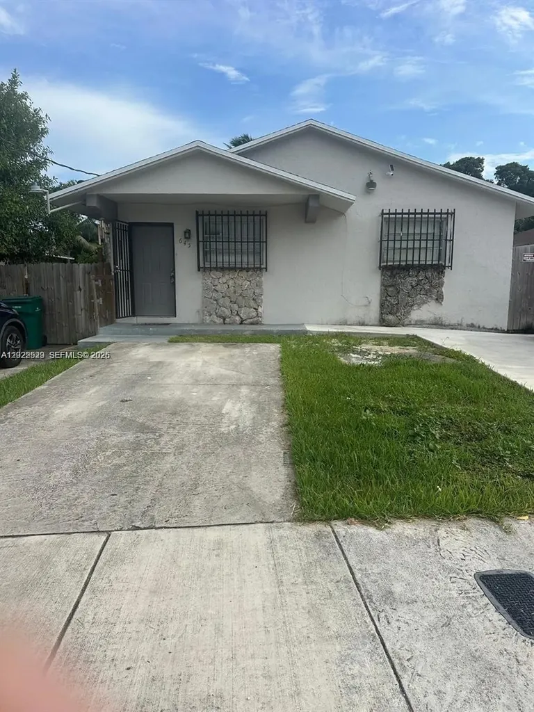 645 NW 2nd Street Florida City FL 33034