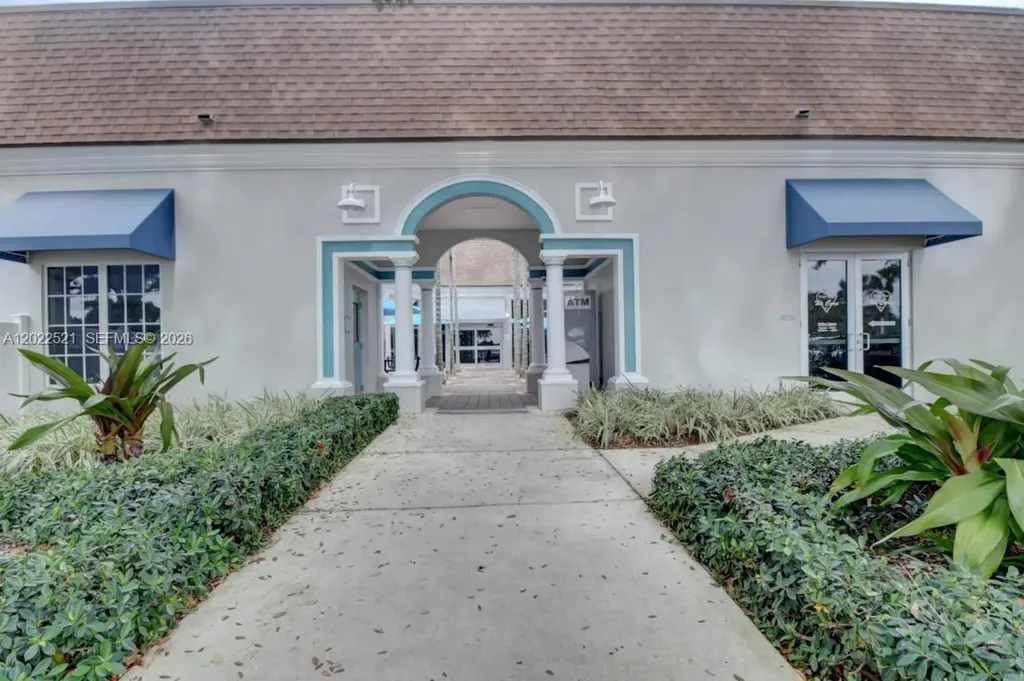 145 Brittany D Delray Beach FL 33446