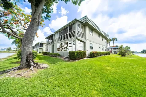 145 Brittany D Delray Beach FL 33446