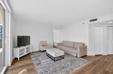 2401 Collins Avenue Miami Beach FL 33140