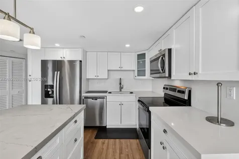 2401 Collins Avenue Miami Beach FL 33140