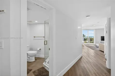 2401 Collins Avenue Miami Beach FL 33140
