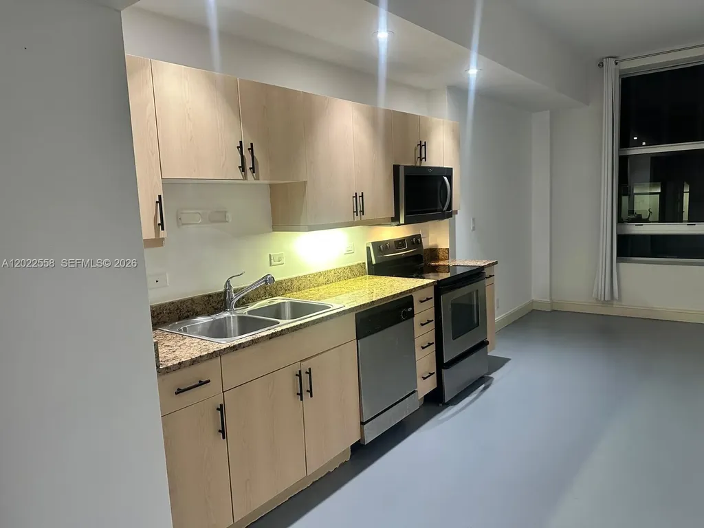 111 E Flagler Miami FL 33131
