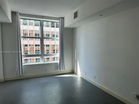 111 E Flagler Miami FL 33131