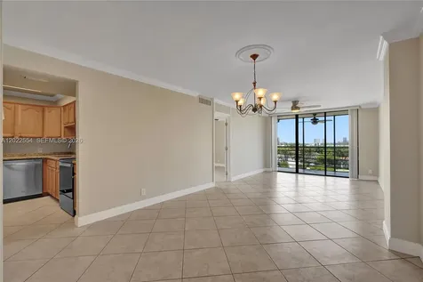 20400 W Country Club Drive Aventura FL 33180