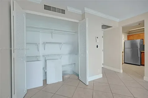 20400 W Country Club Drive Aventura FL 33180