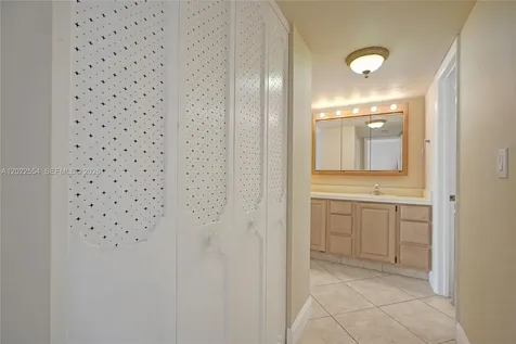 20400 W Country Club Drive Aventura FL 33180