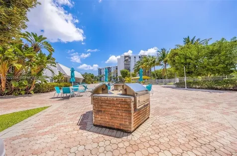 20400 W Country Club Drive Aventura FL 33180