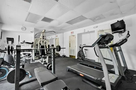 20400 W Country Club Drive Aventura FL 33180