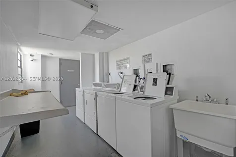 20400 W Country Club Drive Aventura FL 33180