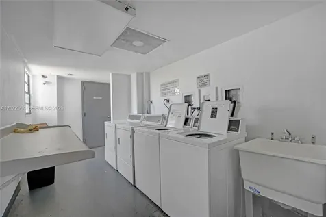 20400 W Country Club Drive Aventura FL 33180
