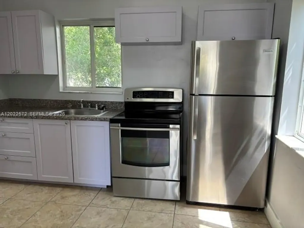 2059 SW 7th Street Miami FL 33135