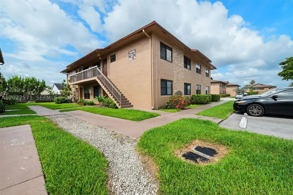 10049 Winding Lake Road Sunrise FL 33351