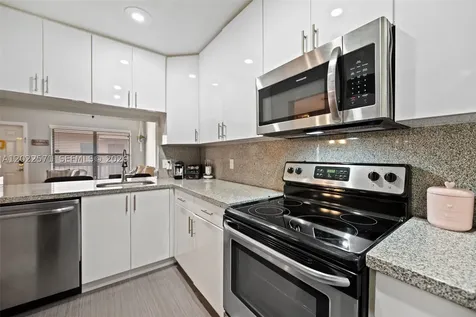 10049 Winding Lake Road Sunrise FL 33351