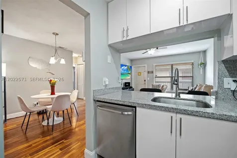 10049 Winding Lake Road Sunrise FL 33351