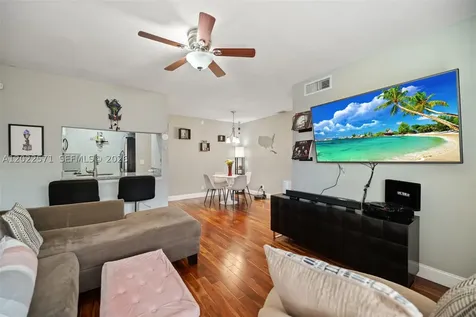 10049 Winding Lake Road Sunrise FL 33351