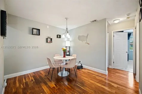 10049 Winding Lake Road Sunrise FL 33351