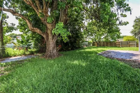 200 SW 64th Way Pembroke Pines FL 33023