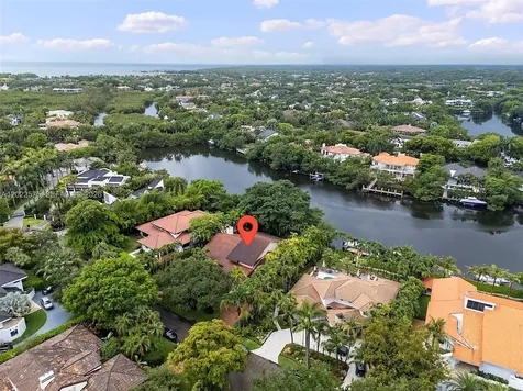 7244 E Lago Drive Coral Gables FL 33143
