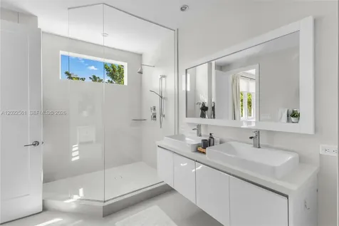 6440 NW 103rd Passage Doral FL 33178