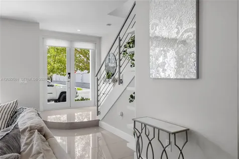 6440 NW 103rd Passage Doral FL 33178