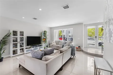 6440 NW 103rd Passage Doral FL 33178
