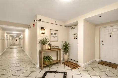 814 NW 36th Avenue Miami FL 33125
