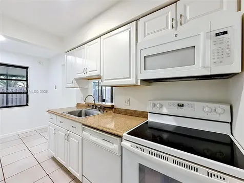 1571 NW 96th Way Pembroke Pines FL 33024