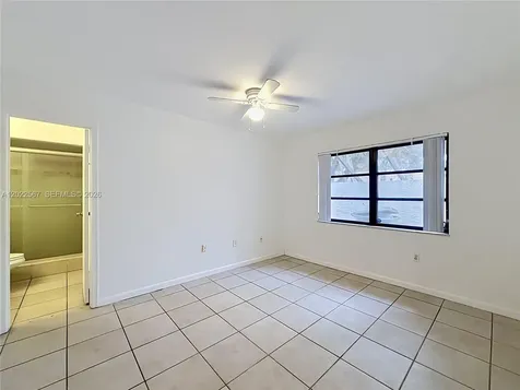 1571 NW 96th Way Pembroke Pines FL 33024