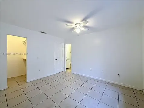 1571 NW 96th Way Pembroke Pines FL 33024