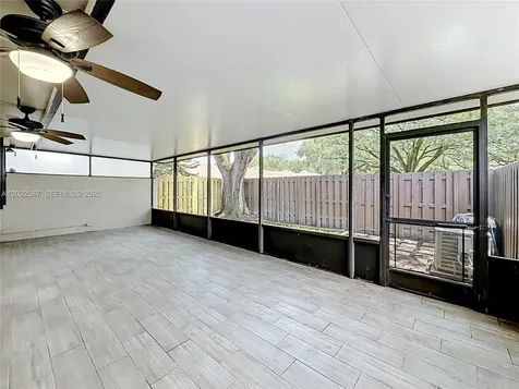 1571 NW 96th Way Pembroke Pines FL 33024