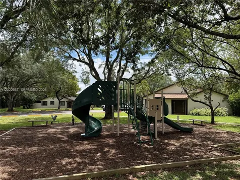 1571 NW 96th Way Pembroke Pines FL 33024