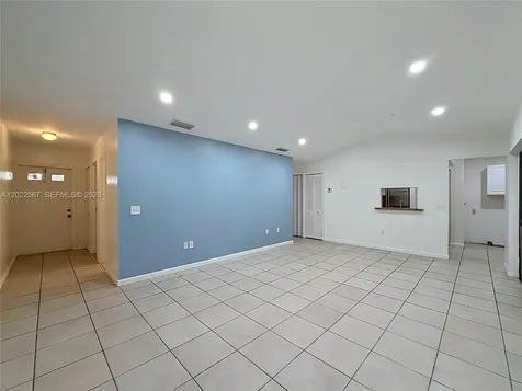 1571 NW 96th Way Pembroke Pines FL 33024