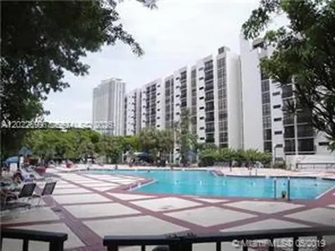 17021 N Bay Road Sunny Isles Beach FL 33160