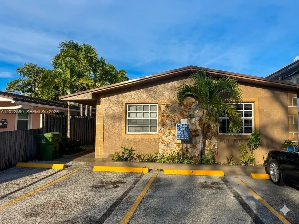 129 SE 4th Avenue Hallandale Beach FL 33009