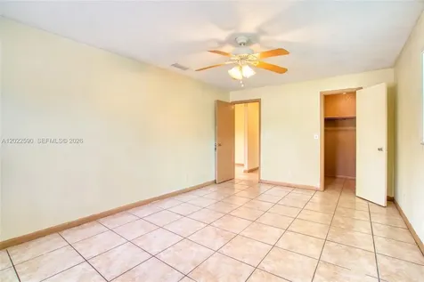129 SE 4th Avenue Hallandale Beach FL 33009