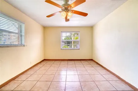129 SE 4th Avenue Hallandale Beach FL 33009