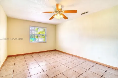 129 SE 4th Avenue Hallandale Beach FL 33009