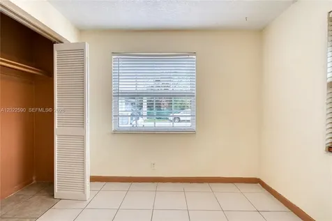 129 SE 4th Avenue Hallandale Beach FL 33009