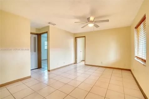 129 SE 4th Avenue Hallandale Beach FL 33009