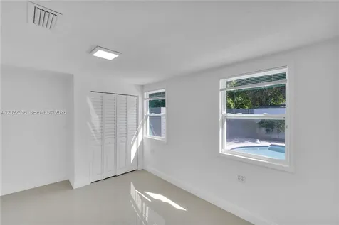 4740 NE 2nd Terrace Deerfield Beach FL 33064