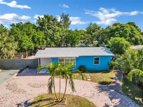 4740 NE 2nd Terrace Deerfield Beach FL 33064