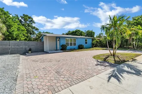 4740 NE 2nd Terrace Deerfield Beach FL 33064